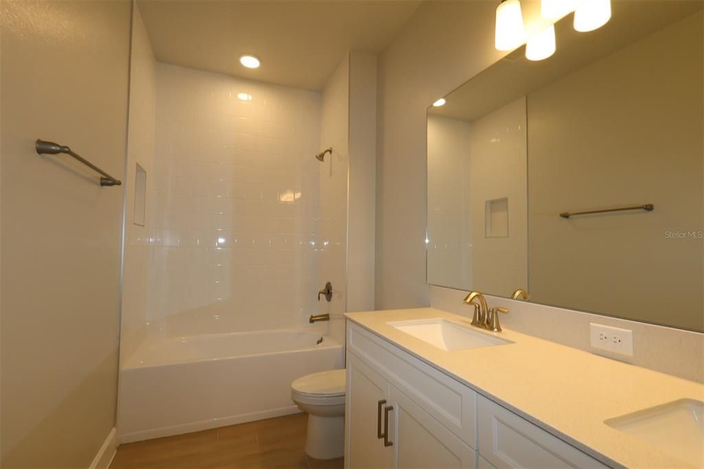 Active With Contract: $871,990 (5 beds, 4 baths, 3461 Square Feet)