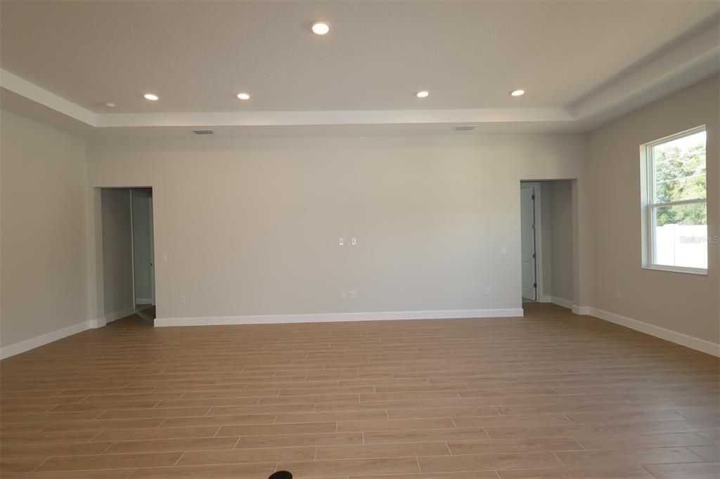 Active With Contract: $871,990 (5 beds, 4 baths, 3461 Square Feet)