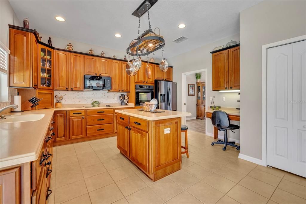 En Venta: $890,000 (5 camas, 4 baños, 3973 Pies cuadrados)