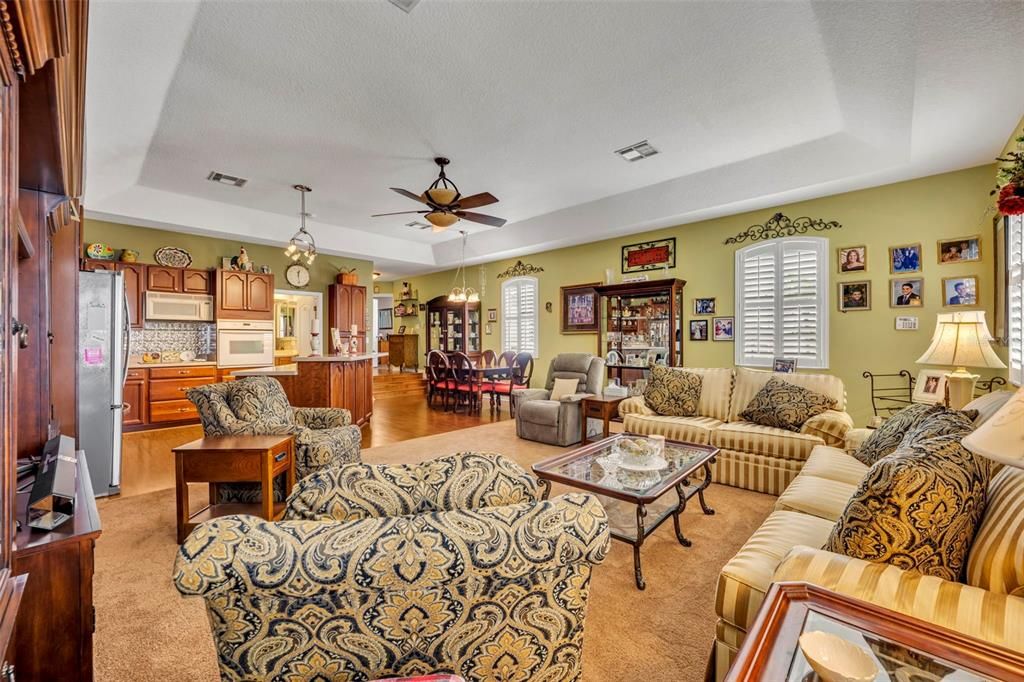 En Venta: $890,000 (5 camas, 4 baños, 3973 Pies cuadrados)