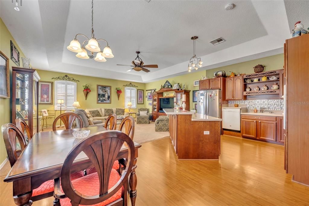 En Venta: $890,000 (5 camas, 4 baños, 3973 Pies cuadrados)