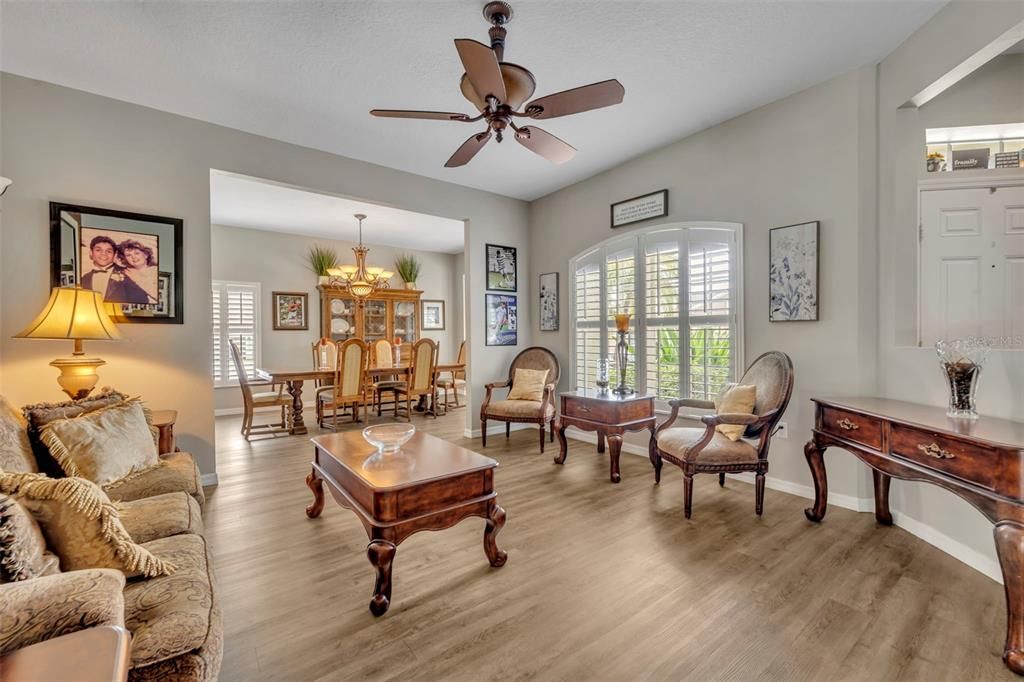 En Venta: $890,000 (5 camas, 4 baños, 3973 Pies cuadrados)