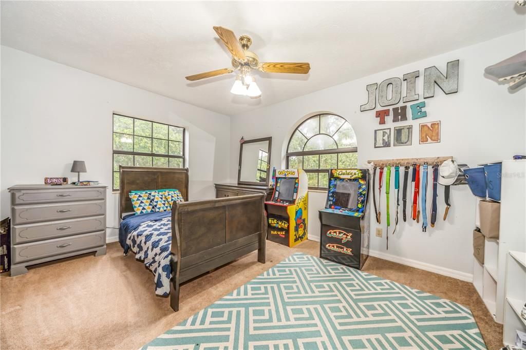 На продажу: $725,000 (5 спален, 3 ванн, 3128 Квадратных фут)