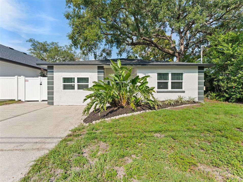 Recently Sold: $539,000 (4 beds, 2 baths, 1468 Square Feet)