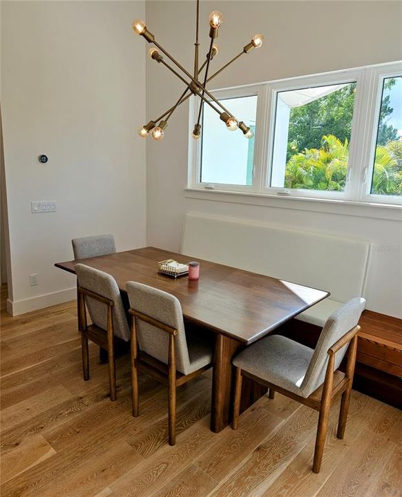 В аренду: $5,700 (3 спален, 2 ванн, 1599 Квадратных фут)