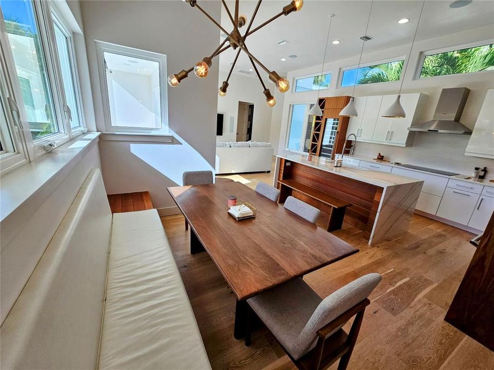 В аренду: $5,700 (3 спален, 2 ванн, 1599 Квадратных фут)