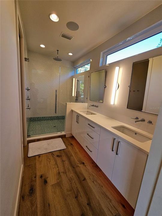 В аренду: $5,700 (3 спален, 2 ванн, 1599 Квадратных фут)