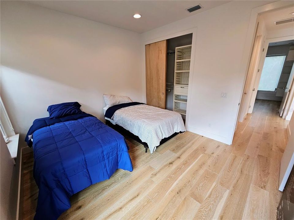 В аренду: $5,700 (3 спален, 2 ванн, 1599 Квадратных фут)