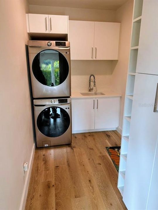 В аренду: $5,700 (3 спален, 2 ванн, 1599 Квадратных фут)