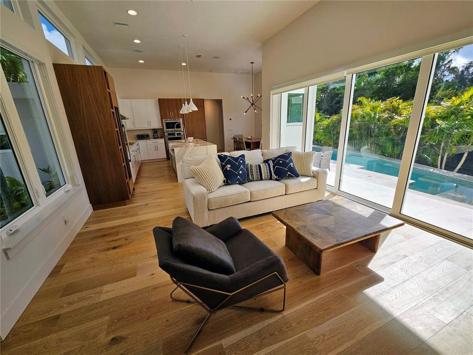 В аренду: $5,700 (3 спален, 2 ванн, 1599 Квадратных фут)