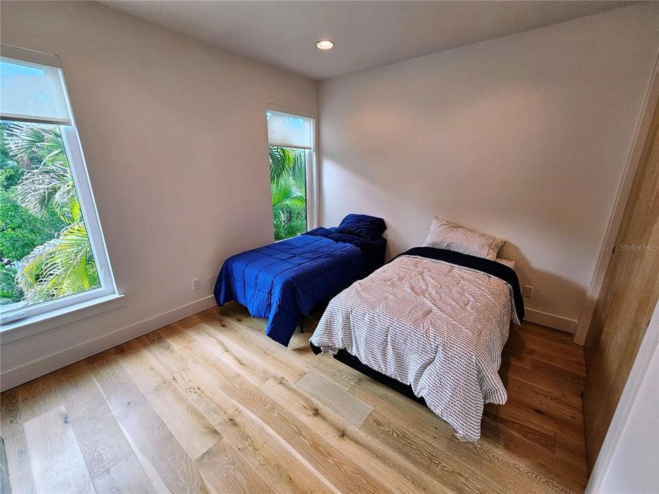 В аренду: $5,700 (3 спален, 2 ванн, 1599 Квадратных фут)