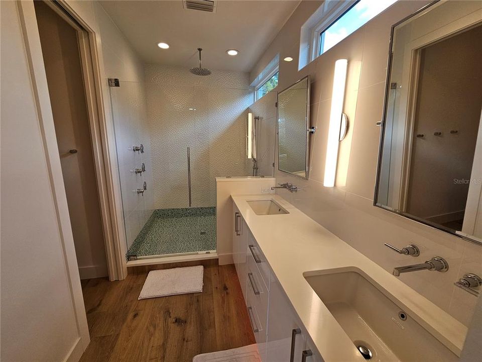 В аренду: $5,700 (3 спален, 2 ванн, 1599 Квадратных фут)