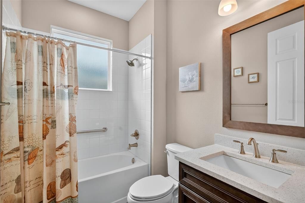 Activo con contrato: $349,900 (2 camas, 2 baños, 1703 Pies cuadrados)