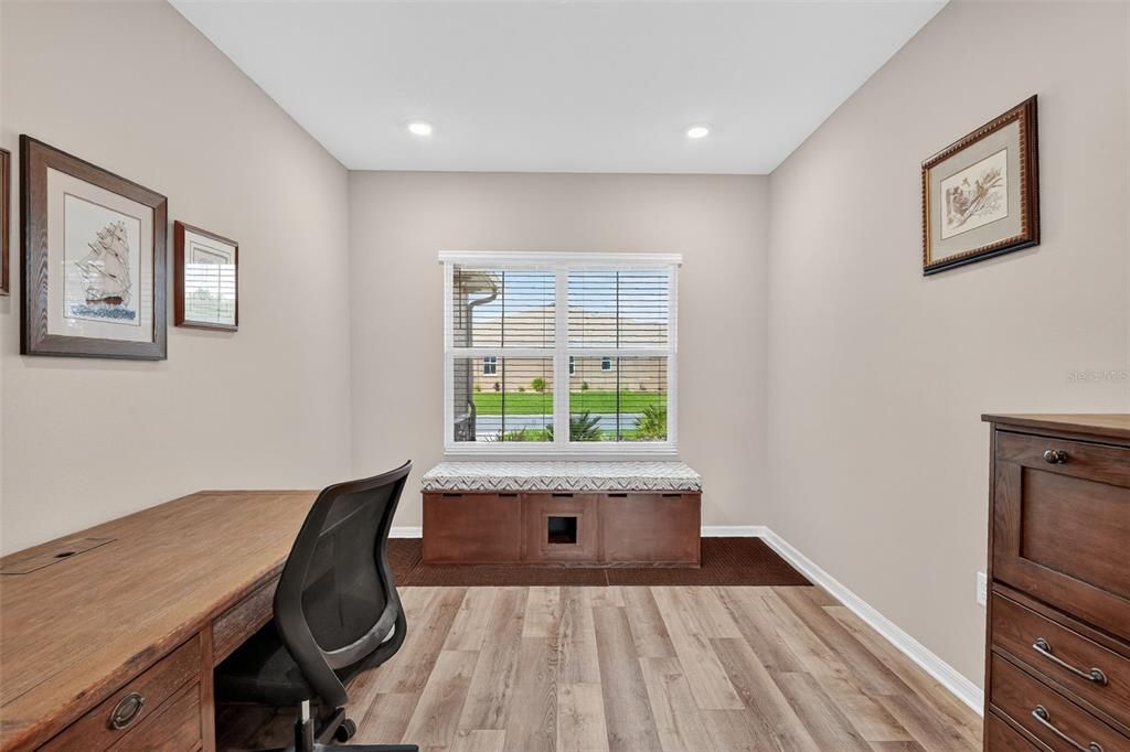 Activo con contrato: $349,900 (2 camas, 2 baños, 1703 Pies cuadrados)