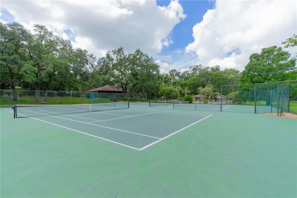 合同活跃: $260,000 (3 贝兹, 2 浴室, 1380 平方英尺)