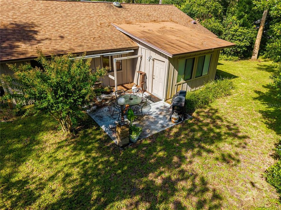 合同活跃: $260,000 (3 贝兹, 2 浴室, 1380 平方英尺)