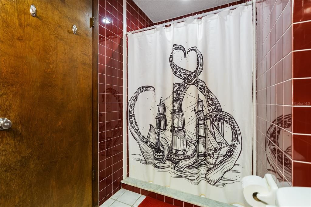 合同活跃: $260,000 (3 贝兹, 2 浴室, 1380 平方英尺)