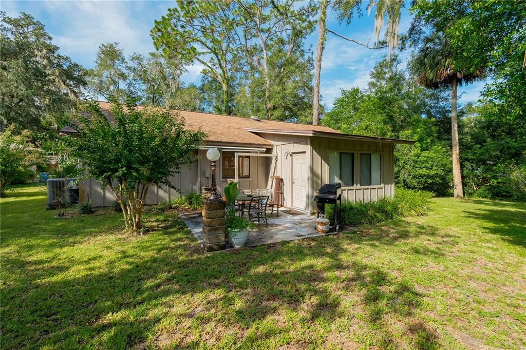 合同活跃: $260,000 (3 贝兹, 2 浴室, 1380 平方英尺)