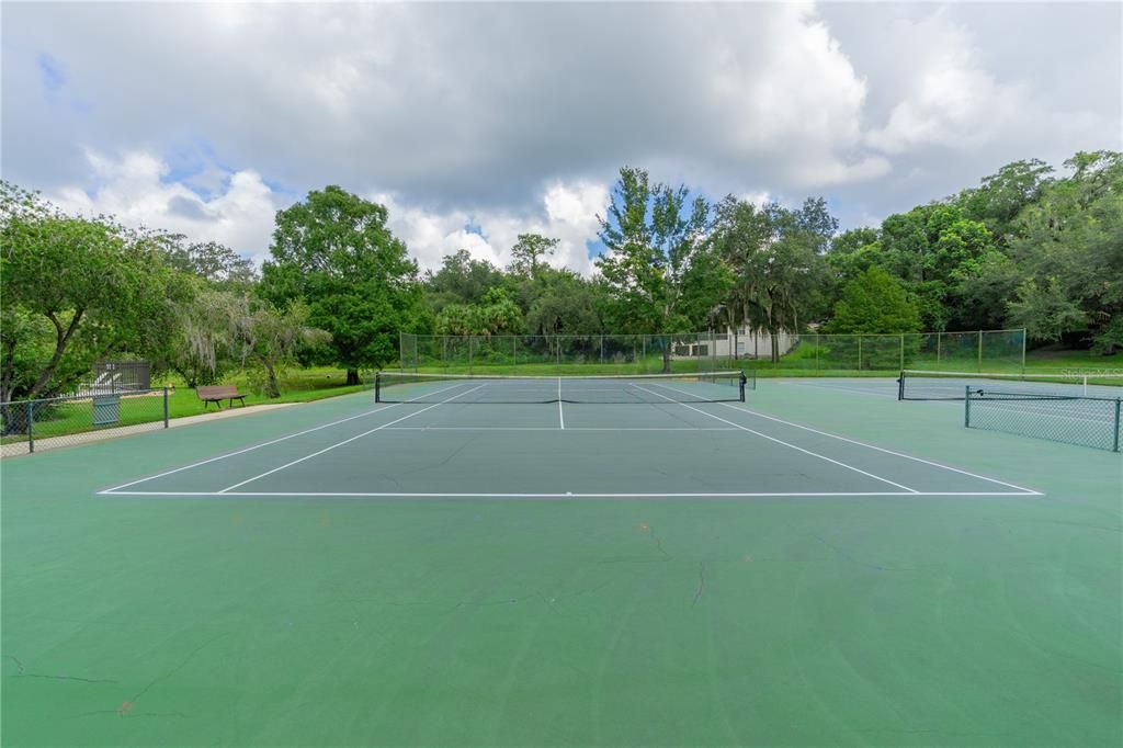 合同活跃: $260,000 (3 贝兹, 2 浴室, 1380 平方英尺)