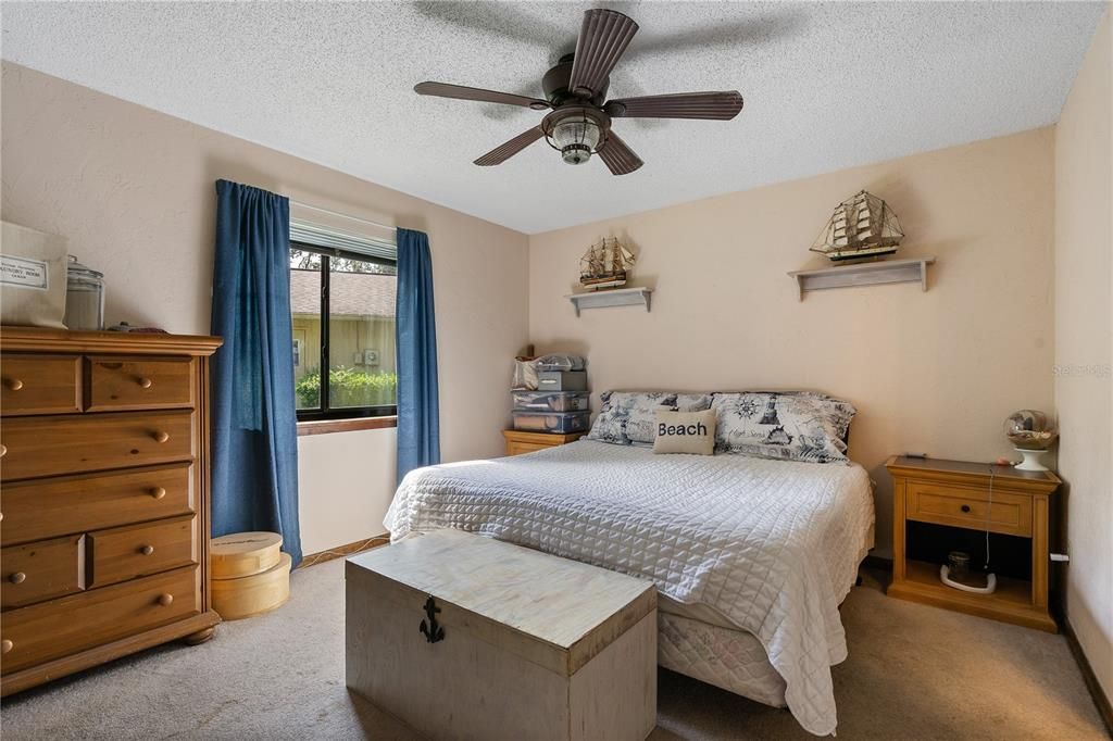 合同活跃: $260,000 (3 贝兹, 2 浴室, 1380 平方英尺)