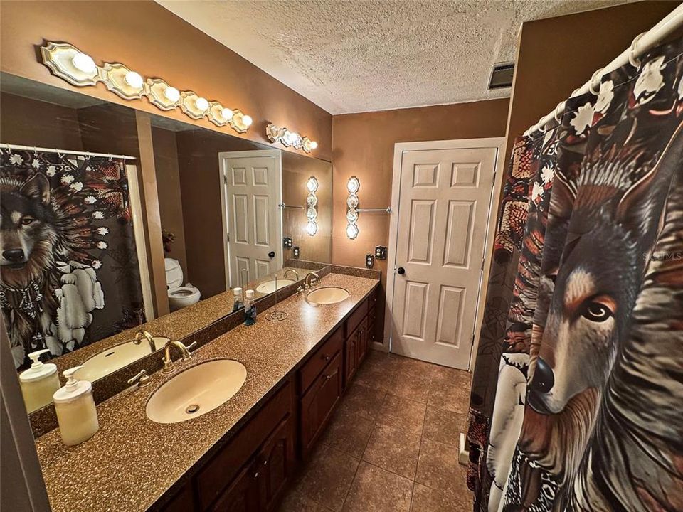 En Venta: $750,000 (3 camas, 3 baños, 3509 Pies cuadrados)