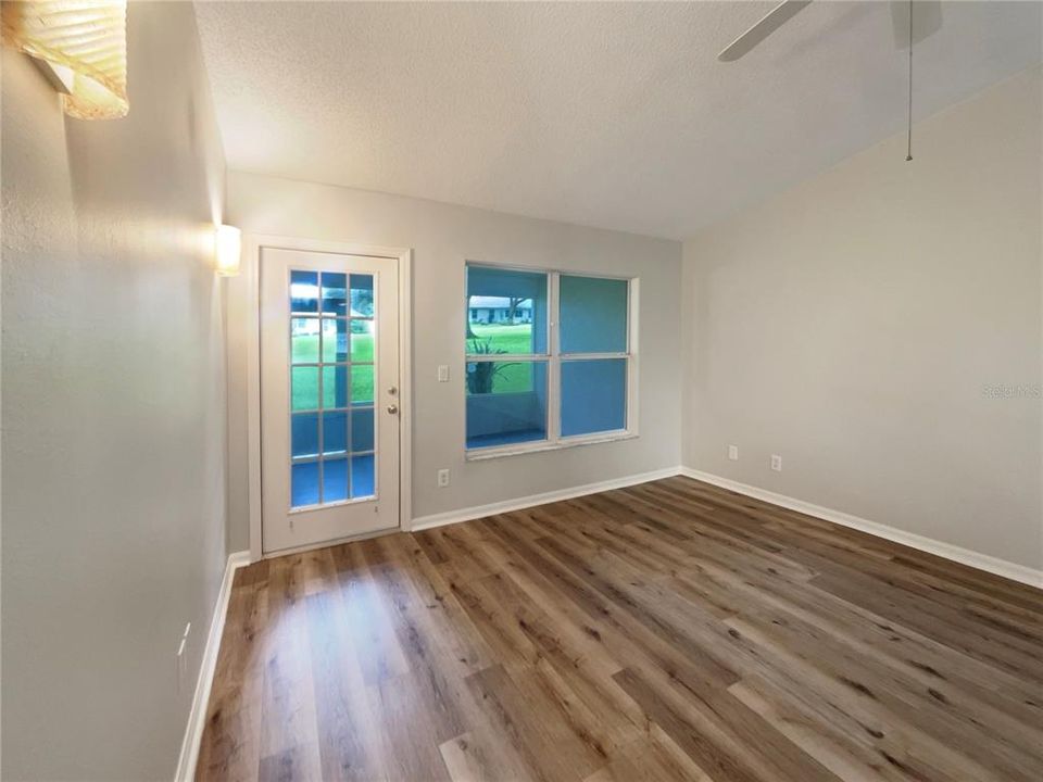 На продажу: $270,000 (2 спален, 2 ванн, 1196 Квадратных фут)