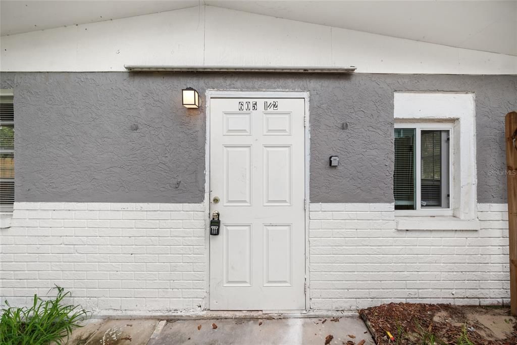 En Venta: $439,000 (5 camas, 0 baños, 1940 Pies cuadrados)