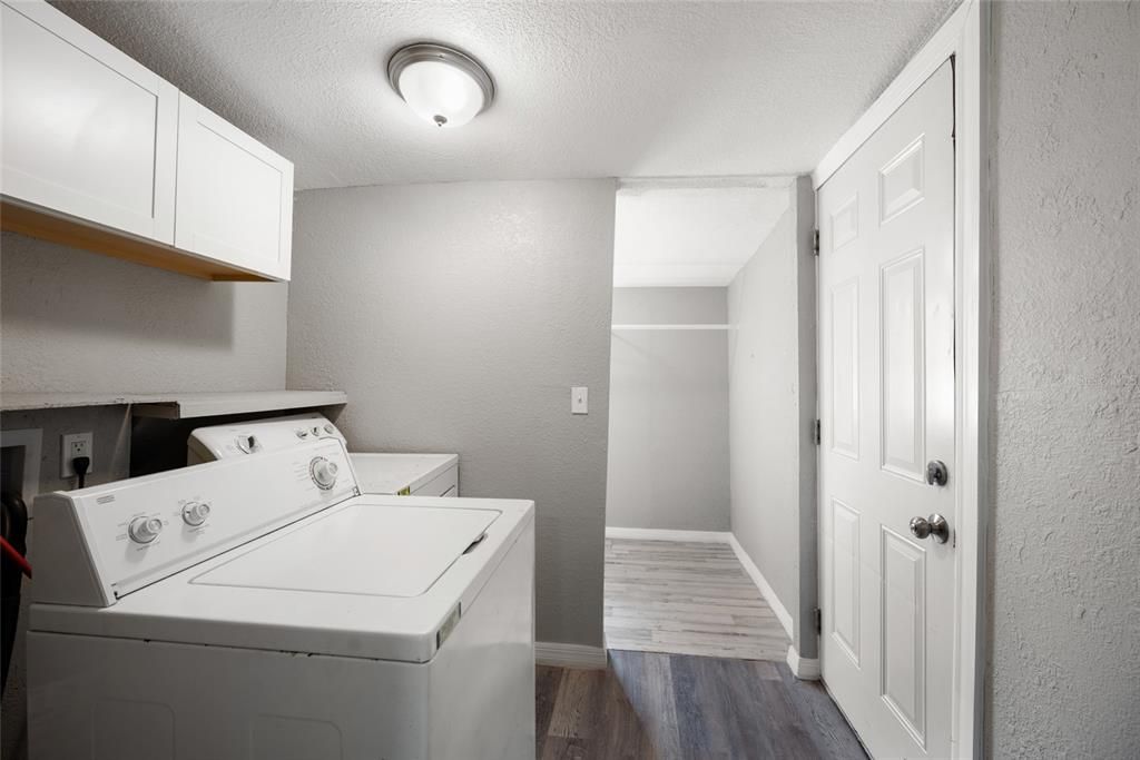 En Venta: $439,000 (5 camas, 0 baños, 1940 Pies cuadrados)