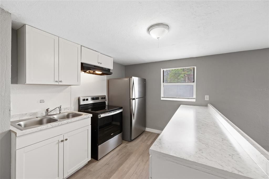 En Venta: $439,000 (5 camas, 0 baños, 1940 Pies cuadrados)