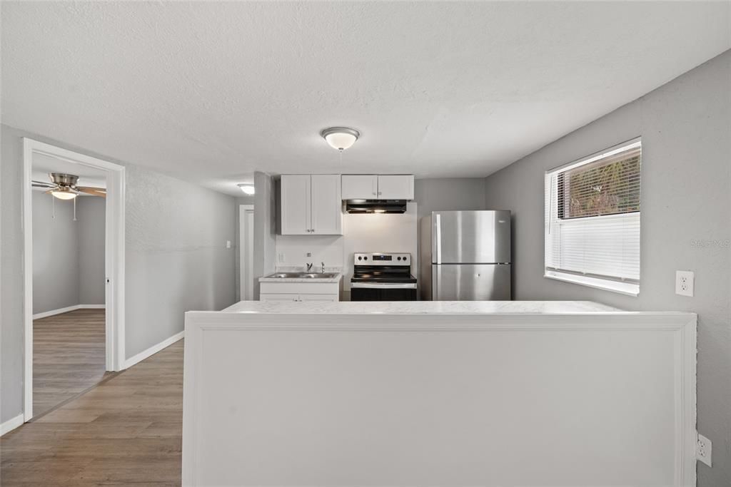 En Venta: $439,000 (5 camas, 0 baños, 1940 Pies cuadrados)