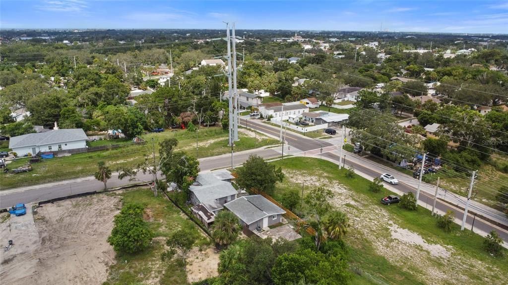 En Venta: $414,000 (5 camas, 0 baños, 1940 Pies cuadrados)