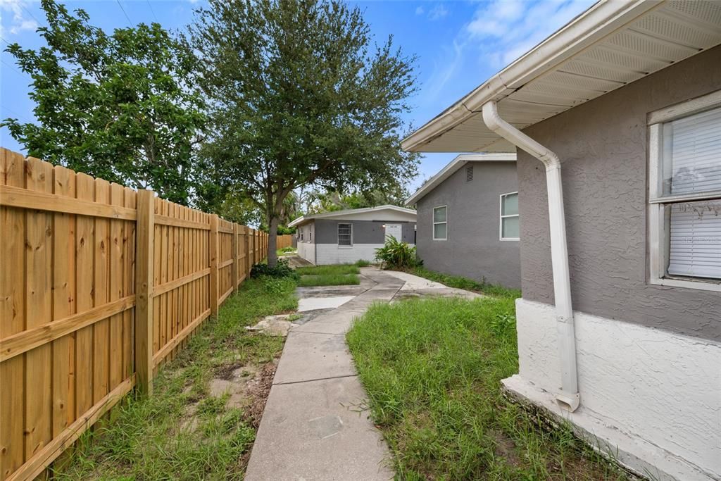 En Venta: $439,000 (5 camas, 0 baños, 1940 Pies cuadrados)