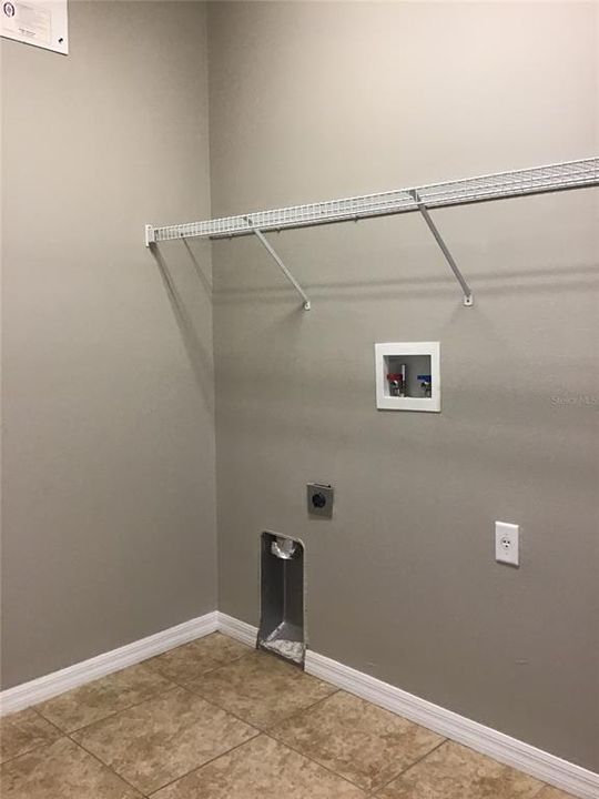 出租: $1,917 (3 贝兹, 2 浴室, 1596 平方英尺)