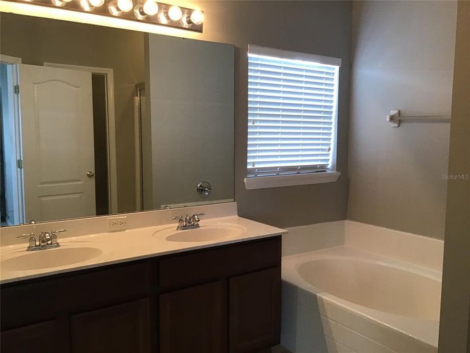 出租: $1,917 (3 贝兹, 2 浴室, 1596 平方英尺)