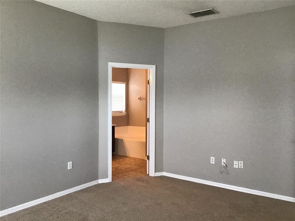 出租: $1,917 (3 贝兹, 2 浴室, 1596 平方英尺)