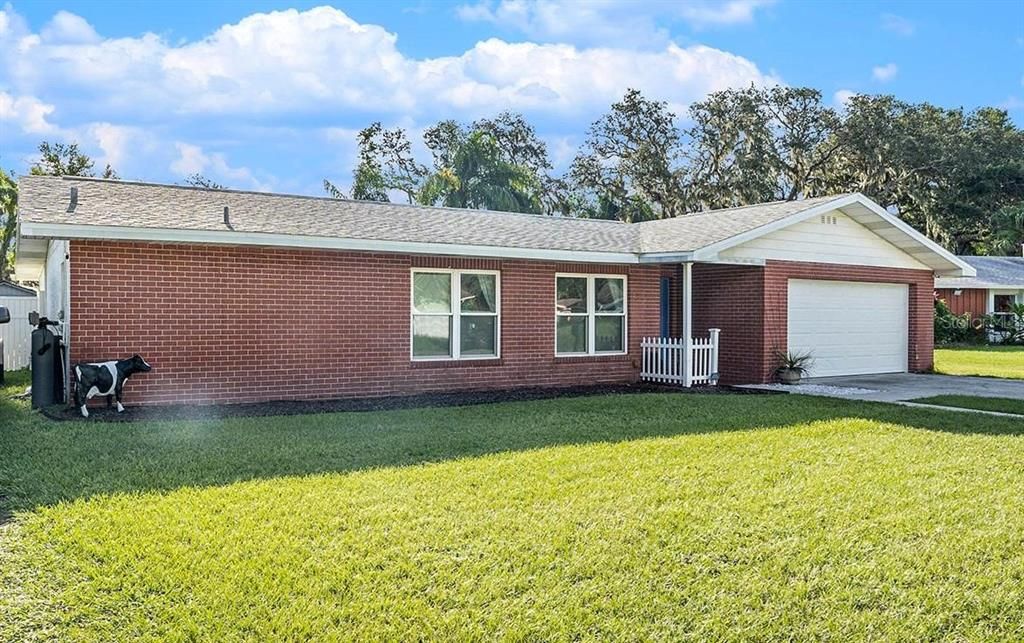 Active With Contract: $449,000 (4 beds, 2 baths, 2174 Square Feet)