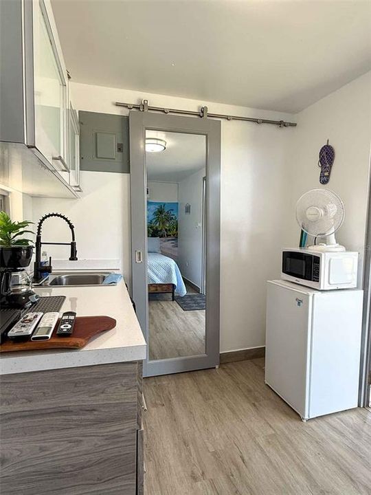 For Sale: $220,000 (3 beds, 3 baths, 556 Square Feet)