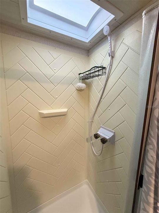 For Sale: $220,000 (3 beds, 3 baths, 556 Square Feet)