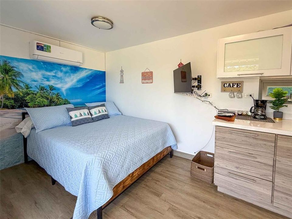 For Sale: $220,000 (3 beds, 3 baths, 556 Square Feet)