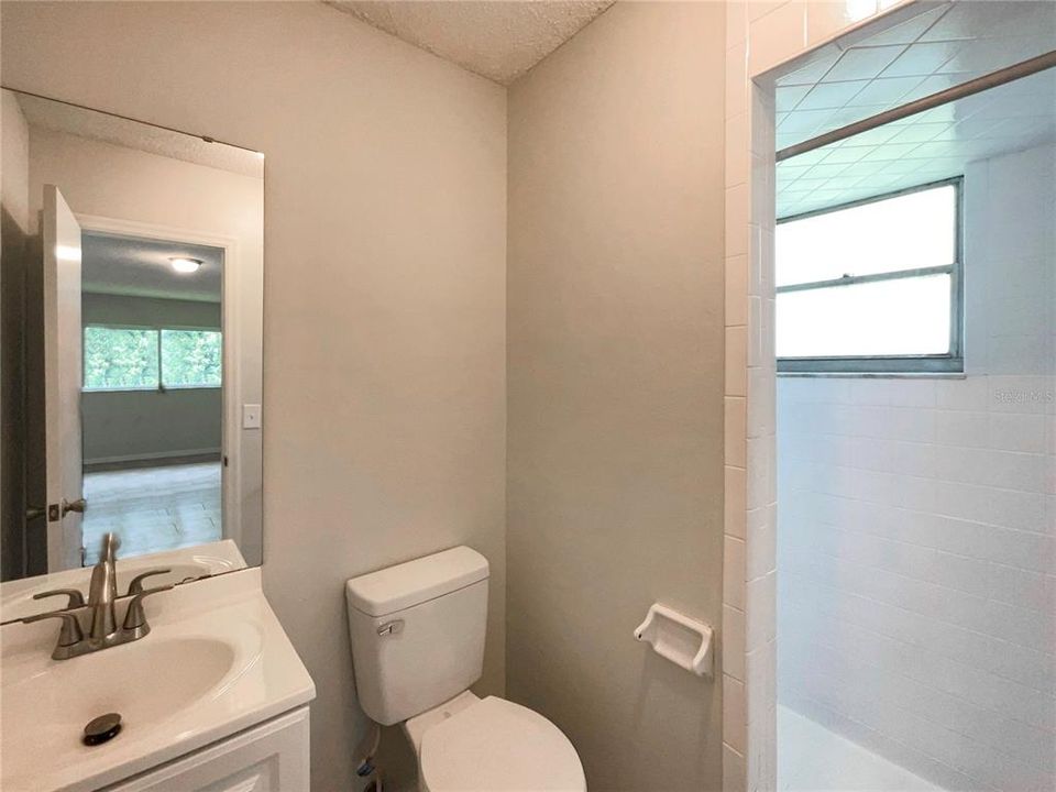 Activo con contrato: $282,000 (4 camas, 2 baños, 1199 Pies cuadrados)