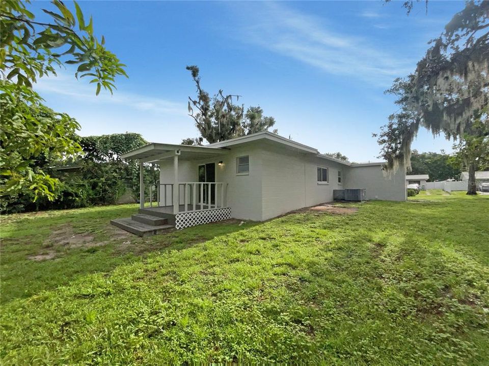 Activo con contrato: $282,000 (4 camas, 2 baños, 1199 Pies cuadrados)