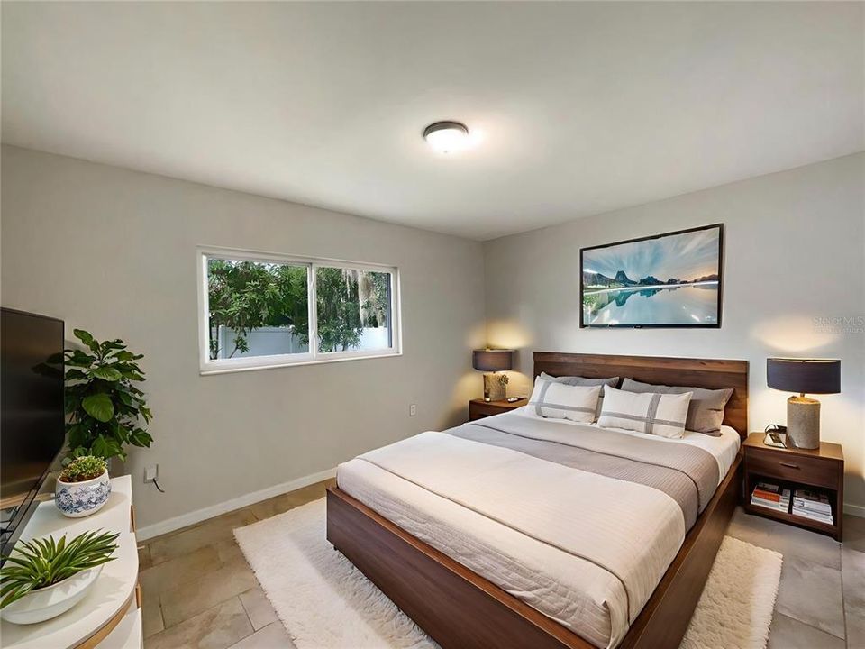 Activo con contrato: $282,000 (4 camas, 2 baños, 1199 Pies cuadrados)