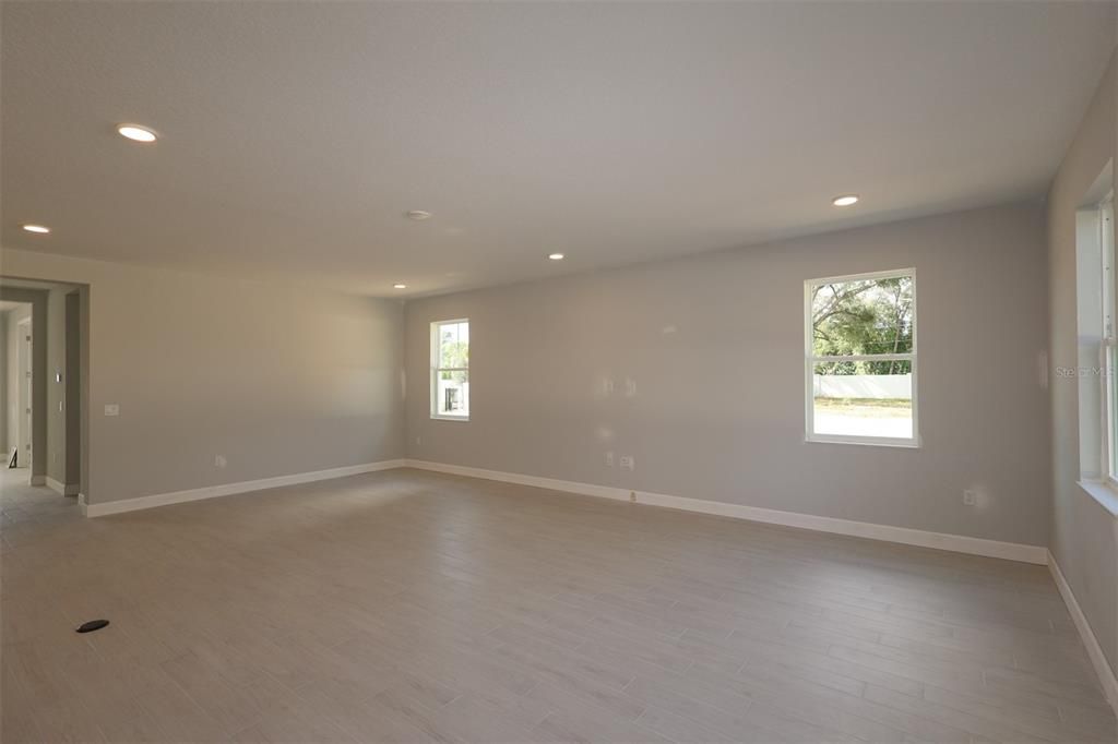 For Sale: $1,001,990 (5 beds, 4 baths, 4928 Square Feet)