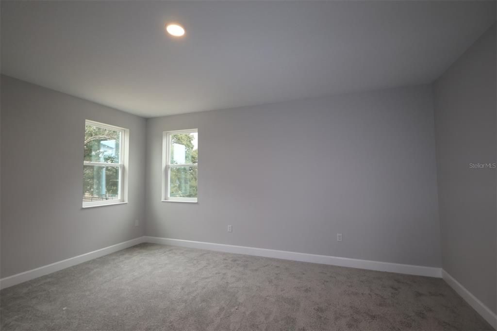 For Sale: $1,001,990 (5 beds, 4 baths, 4928 Square Feet)