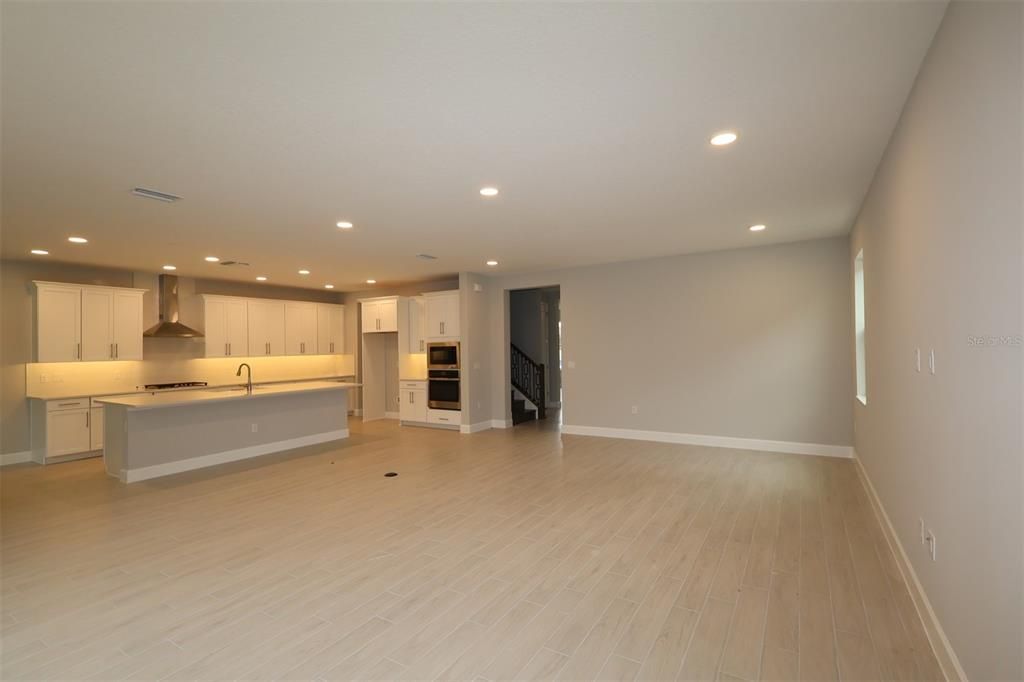 For Sale: $1,001,990 (5 beds, 4 baths, 4928 Square Feet)