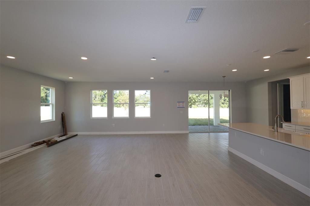 For Sale: $1,001,990 (5 beds, 4 baths, 4928 Square Feet)