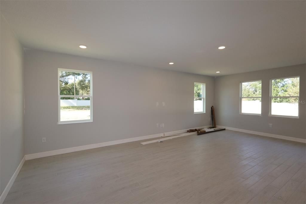 For Sale: $1,001,990 (5 beds, 4 baths, 4928 Square Feet)