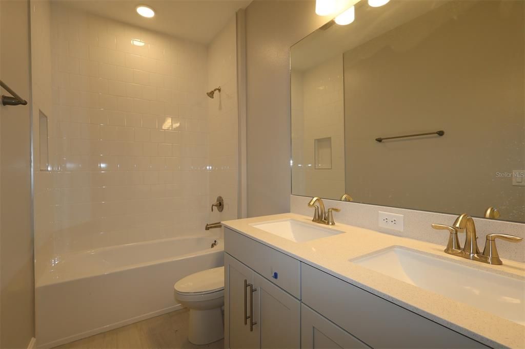 For Sale: $1,001,990 (5 beds, 4 baths, 4928 Square Feet)