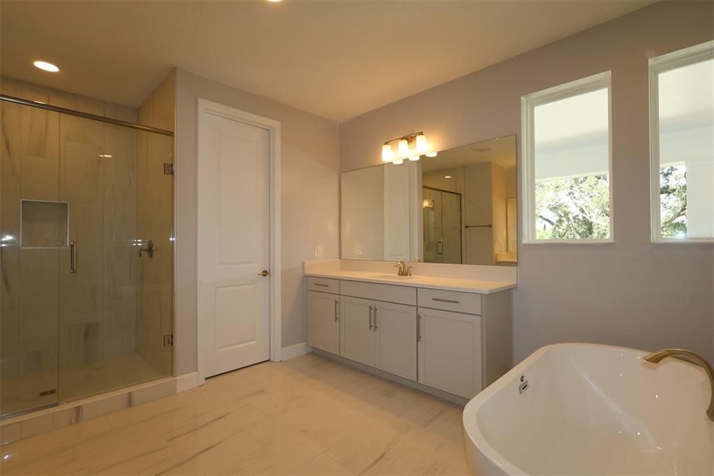 For Sale: $1,001,990 (5 beds, 4 baths, 4928 Square Feet)