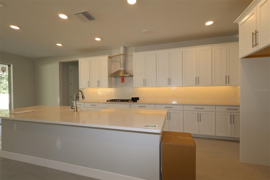 For Sale: $1,001,990 (5 beds, 4 baths, 4928 Square Feet)